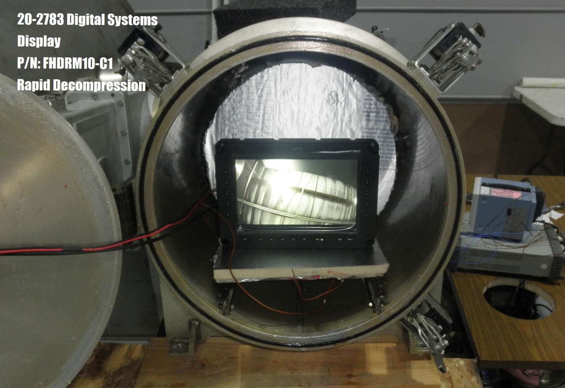 FHDRM Rugged Screen in decompression chamber